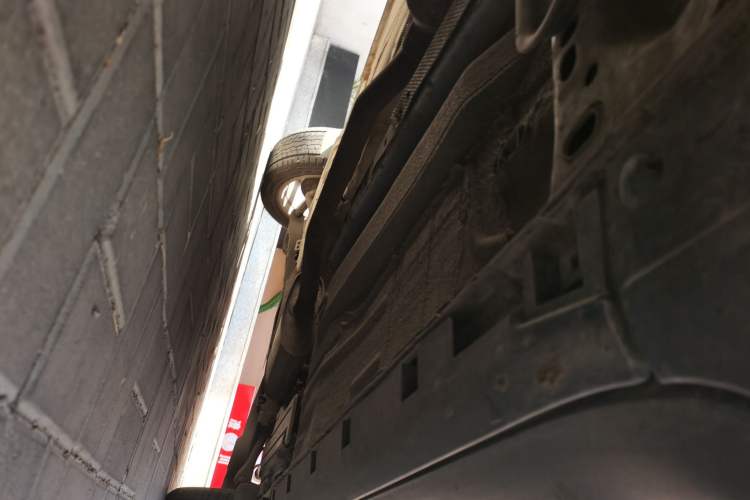 Used Ford Kuga 2013 1.6L GTDi Two-Wheel-Drive Comfort Model Chassis Front Left