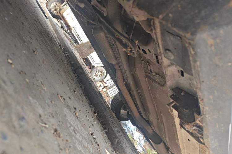 Used Ford Kuga 2013 1.6L GTDi Two-Wheel-Drive Trend Model Chassis Front Left