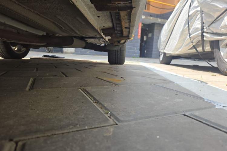 Used Ford Kuga 2013 1.6L GTDi Two-Wheel-Drive Trend Model Chassis Front Left