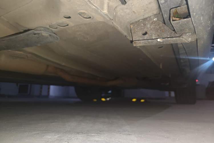 Used Ford Kuga 2013 1.6L GTDi Two-Wheel-Drive Trend Model Chassis Front Left