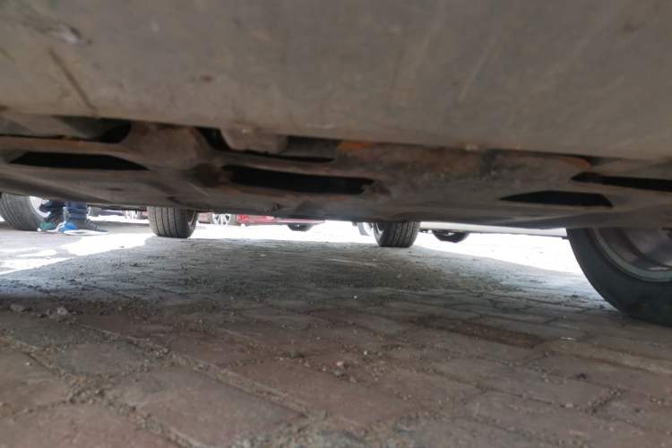 Used Ford Kuga 2013 1.6L GTDi Two-Wheel-Drive Trend Model Chassis Front