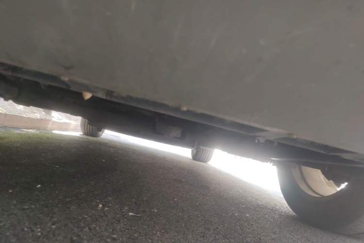Used Ford Kuga 2013 1.6L GTDi Two-Wheel-Drive Trend Model Chassis Front