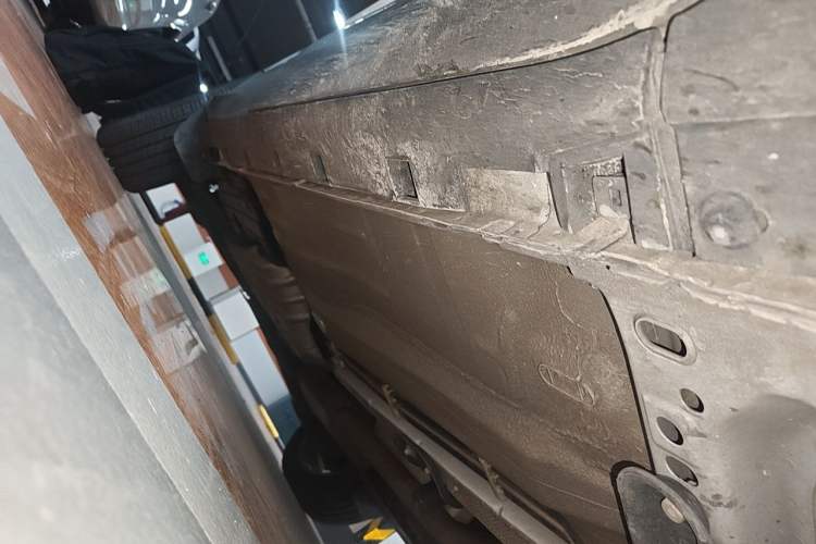 Used Ford Kuga 2013 1.6L GTDi 4x4 Elite Model Chassis Front Right