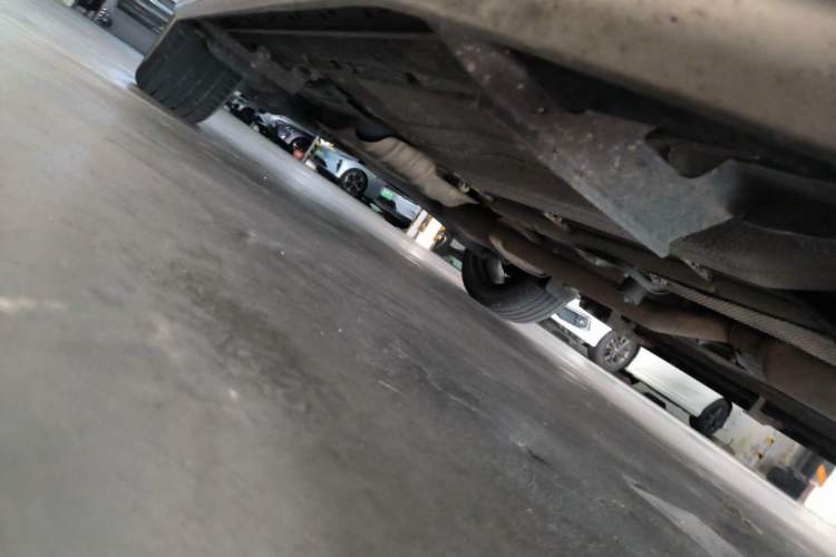 Used Ford Kuga 2013 2.0L GTDi Four-Wheel-Drive Sport Model Chassis Front Right