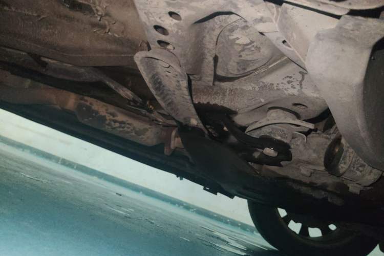 Used Ford Kuga 2013 1.6L GTDi Two-Wheel-Drive Trend Model Chassis Front Right