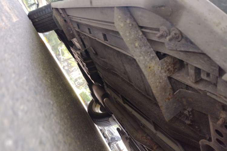 Used Ford Kuga 2013 1.6L GTDi Two-Wheel-Drive Trend Model Chassis Front Right