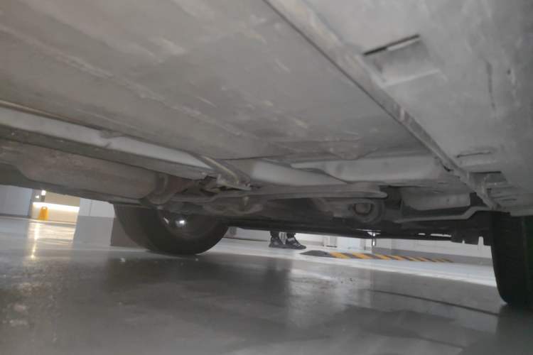 Used Ford Kuga 2013 1.6L GTDi Two-Wheel-Drive Trend Model Chassis Front Right