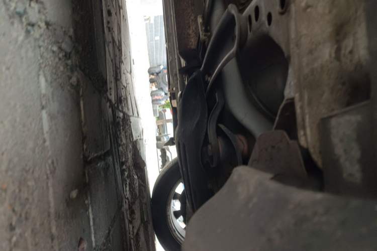 Used Ford Kuga 2013 1.6L GTDi Two-Wheel-Drive Comfort Model Chassis Front Right