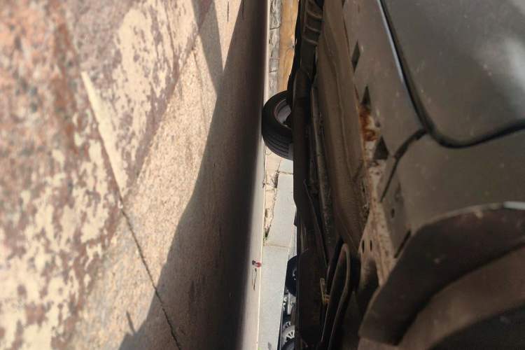 Used Ford Kuga 2013 1.6L GTDi Two-Wheel-Drive Trend Model Chassis Front Right