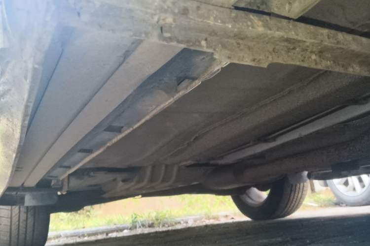 Used Ford Kuga 2013 1.6L GTDi Two-Wheel-Drive Trend Model Chassis Front Right