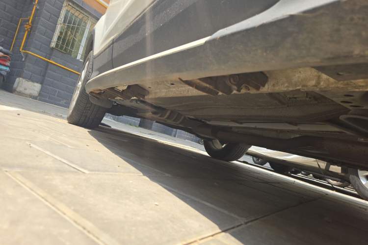 Used Ford Kuga 2013 1.6L GTDi Two-Wheel-Drive Trend Model Chassis Front Right