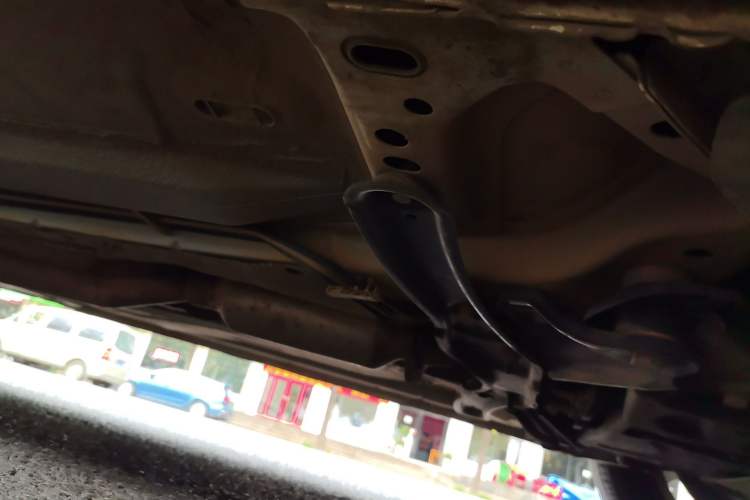 Used Ford Kuga 2013 1.6L GTDi Two-Wheel-Drive Trend Model Chassis Front Right