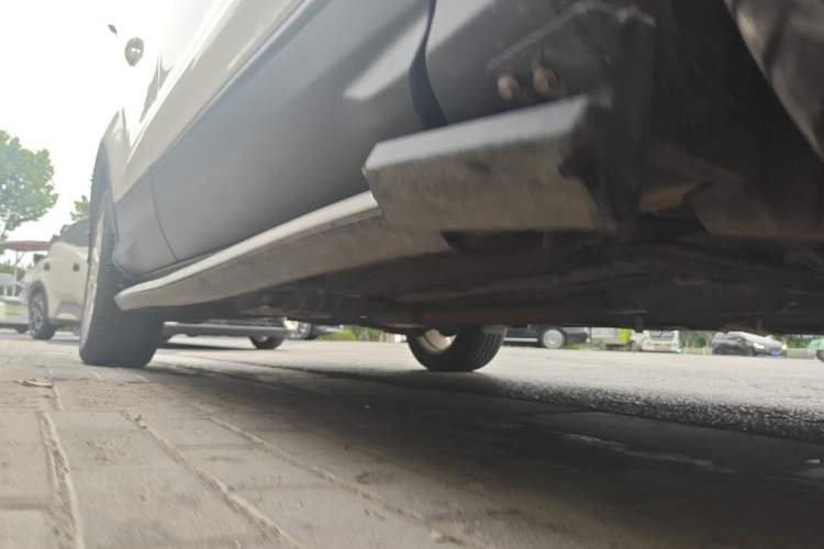Used Ford Kuga 2013 1.6L GTDi Two-Wheel-Drive Trend Model Chassis Front Right