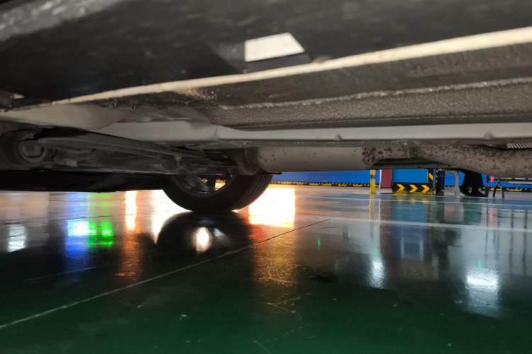Used Ford Kuga 2013 1.6L GTDi Two-Wheel-Drive Trend Model Chassis Front Right