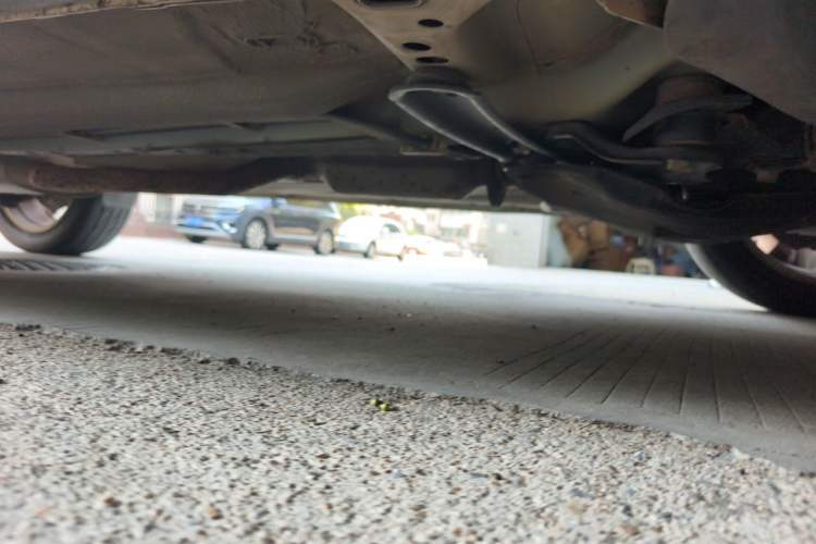 Used Ford Kuga 2013 1.6L GTDi Two-Wheel-Drive Trend Model Chassis Front Right