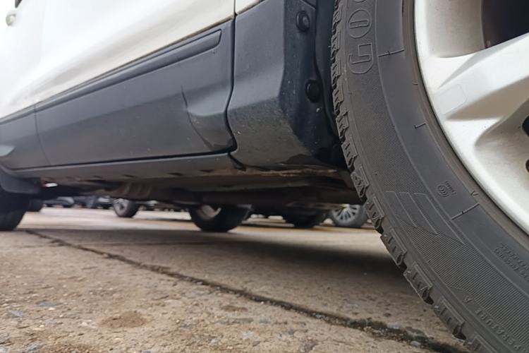 Used Ford Kuga 2013 1.6L GTDi Two-Wheel-Drive Comfort Model Chassis Front Right