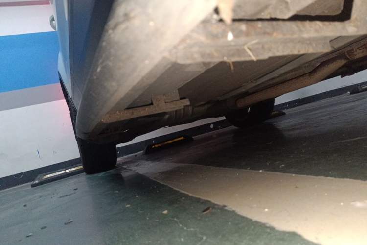 Used Ford Kuga 2013 1.6L GTDi Two-Wheel-Drive Trend Model Chassis Front Right