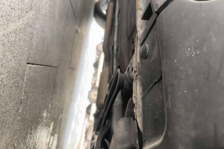 Used Ford Kuga 2013 1.6L GTDi Two-Wheel-Drive Trend Model Chassis Front Right