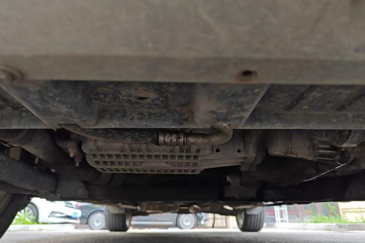 Used Ford Kuga 2013 1.6L GTDi Two-Wheel-Drive Trend Model Chassis Front