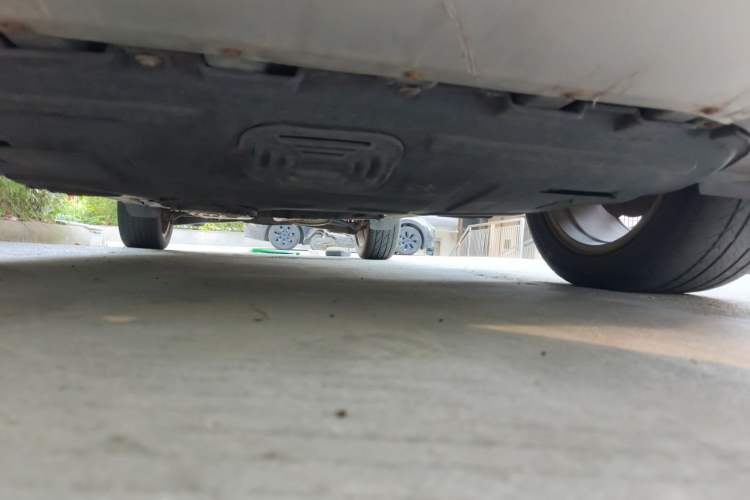 Used Ford Kuga 2013 1.6L GTDi Two-Wheel-Drive Trend Model Chassis Front
