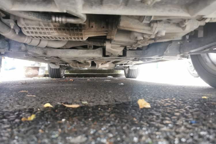 Used Ford Kuga 2013 1.6L GTDi Two-Wheel-Drive Trend Model Chassis Front
