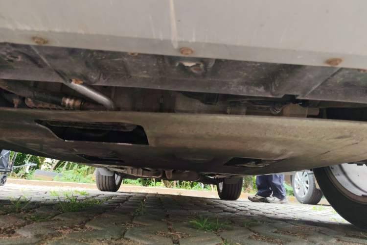Used Ford Kuga 2013 1.6L GTDi Two-Wheel-Drive Trend Model Chassis Front