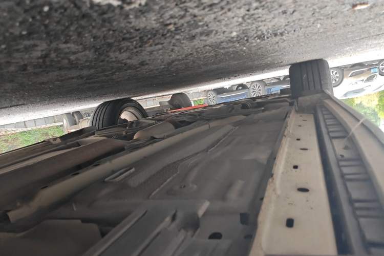 Used Ford Kuga 2013 1.6L GTDi Two-Wheel-Drive Trend Model Chassis Rear Left