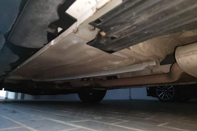 Used Ford Kuga 2013 2.0L GTDi Four-Wheel-Drive Sport Model Chassis Rear Left