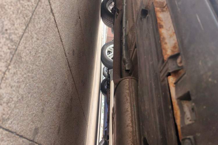 Used Ford Kuga 2013 1.6L GTDi Two-Wheel-Drive Trend Model Chassis Rear Left