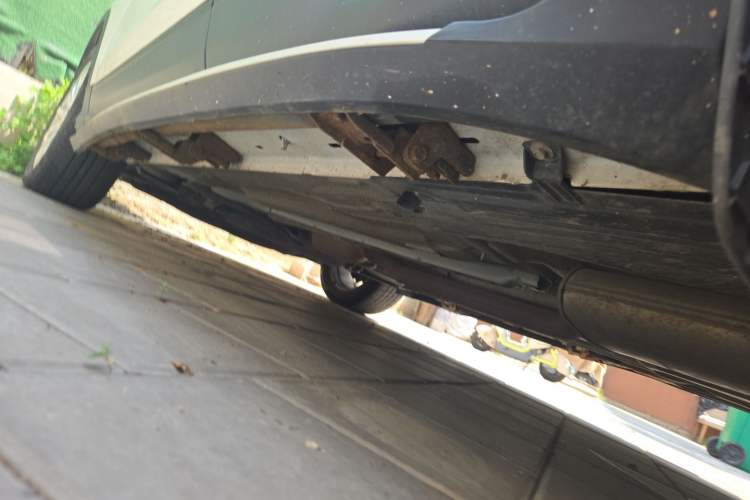 Used Ford Kuga 2013 1.6L GTDi Two-Wheel-Drive Trend Model Chassis Rear Left