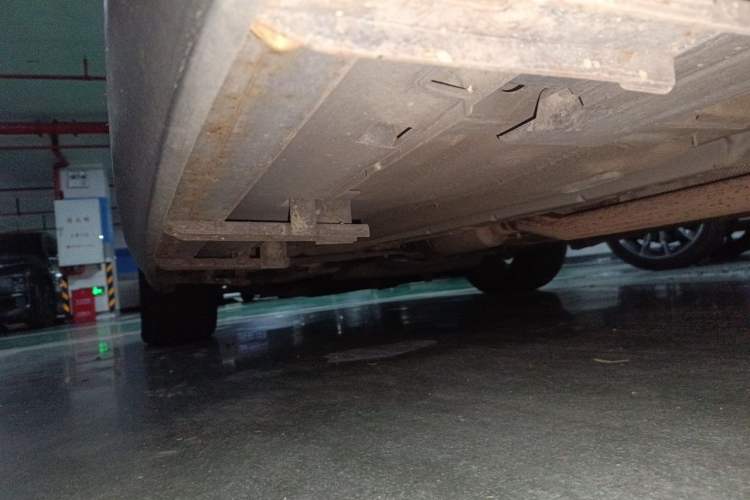 Used Ford Kuga 2013 1.6L GTDi Two-Wheel-Drive Trend Model Chassis Rear Left
