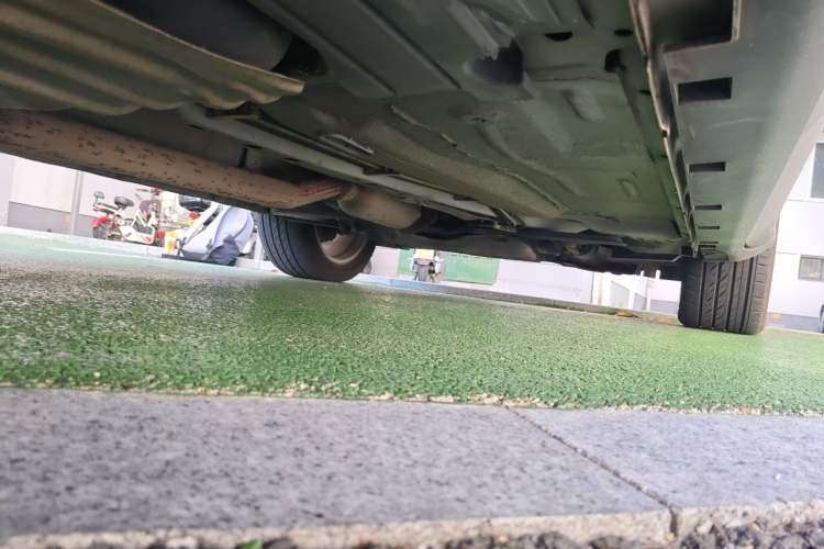 Used Ford Kuga 2013 1.6L GTDi Two-Wheel-Drive Trend Model Chassis Rear Right