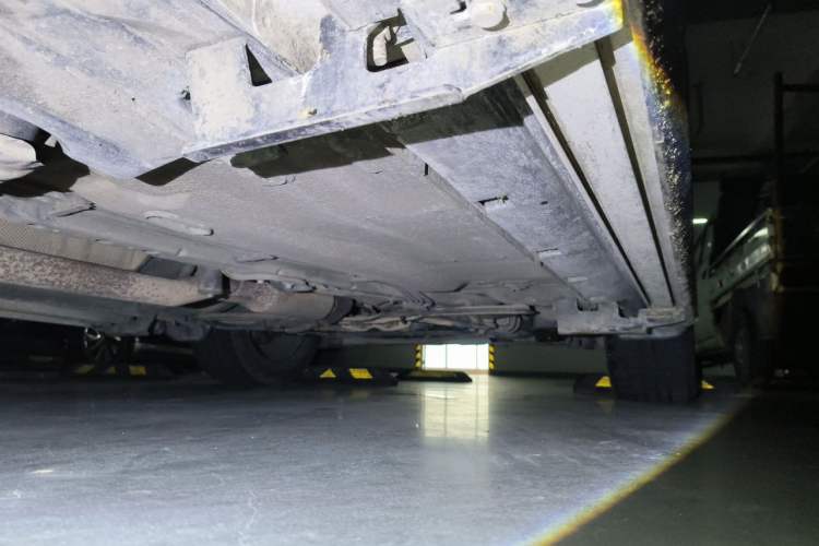 Used Ford Kuga 2013 2.0L GTDi Four-Wheel-Drive Sport Model Chassis Rear Right