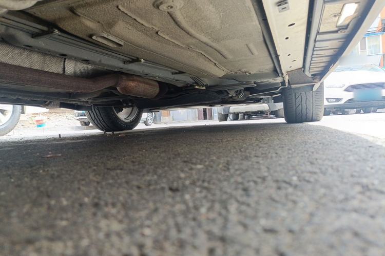 Used Ford Kuga 2013 1.6L GTDi Two-Wheel-Drive Trend Model Chassis Rear Right