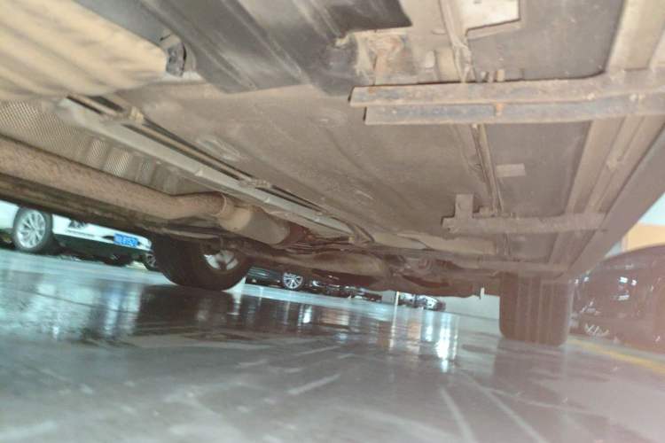Used Ford Kuga 2013 1.6L GTDi Two-Wheel-Drive Trend Model Chassis Rear Right
