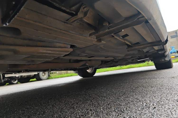 Used Ford Kuga 2013 1.6L GTDi Two-Wheel-Drive Trend Model Chassis Rear Right