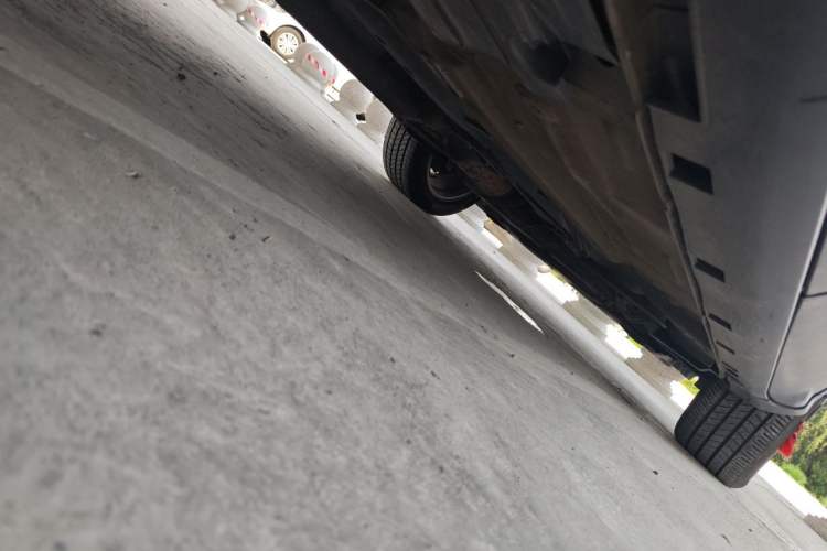 Used Ford Kuga 2013 2.0L GTDi Four-Wheel-Drive Elite Model Chassis Rear Right