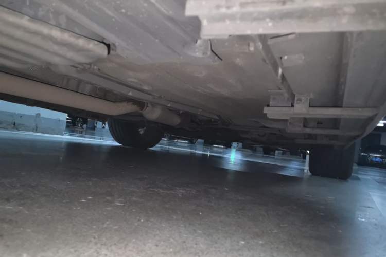 Used Ford Kuga 2013 1.6L GTDi Two-Wheel-Drive Trend Model Chassis Rear Right