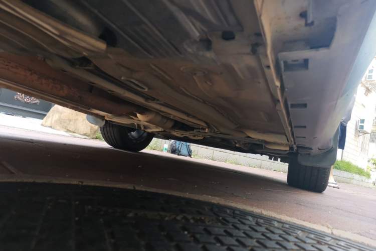 Used Ford Kuga 2013 1.6L GTDi Two-Wheel-Drive Trend Model Chassis Rear Right