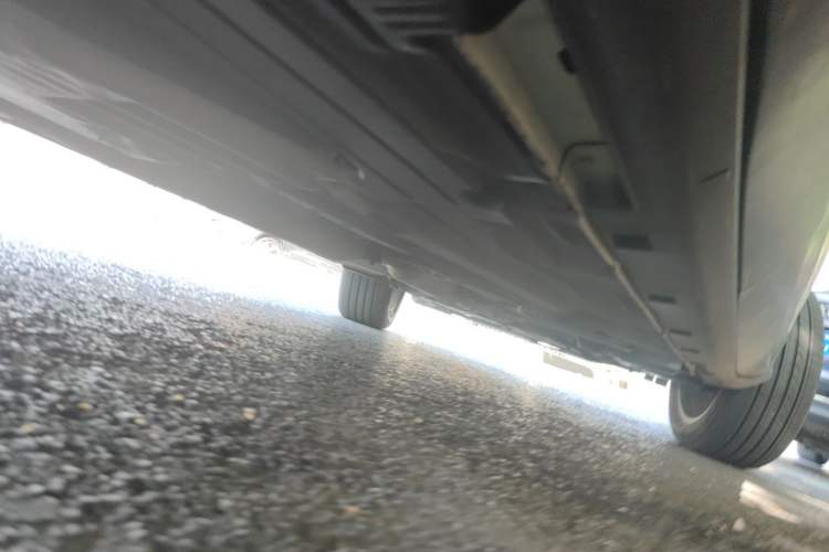 Used Ford Kuga 2013 2.0L GTDi Four-Wheel-Drive Elite Model Chassis Rear Right