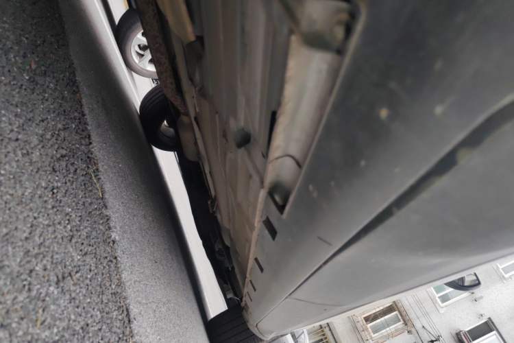 Used Ford Kuga 2013 1.6L GTDi Two-Wheel-Drive Trend Model Chassis Rear Right