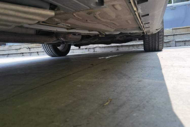Used Ford Kuga 2013 2.0L GTDi Four-Wheel Drive Premium Model Chassis Rear Right