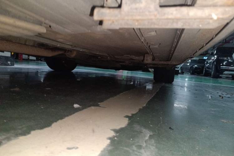 Used Ford Kuga 2013 1.6L GTDi Two-Wheel-Drive Trend Model Chassis Rear Right