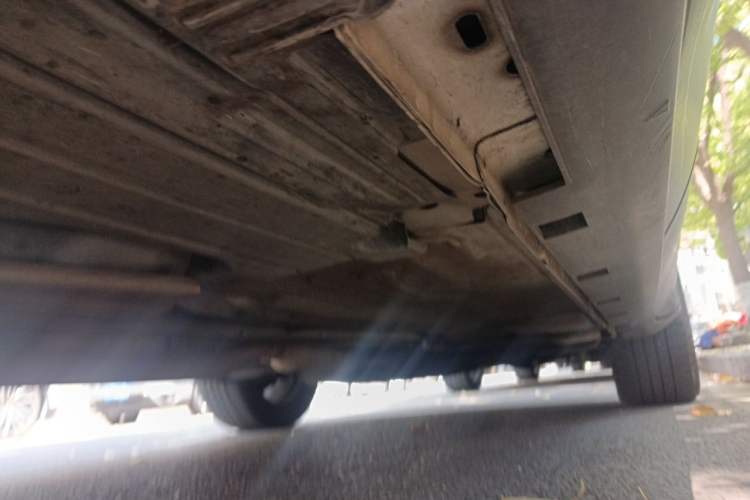 Used Ford Kuga 2013 1.6L GTDi Two-Wheel-Drive Trend Model Chassis Rear Right