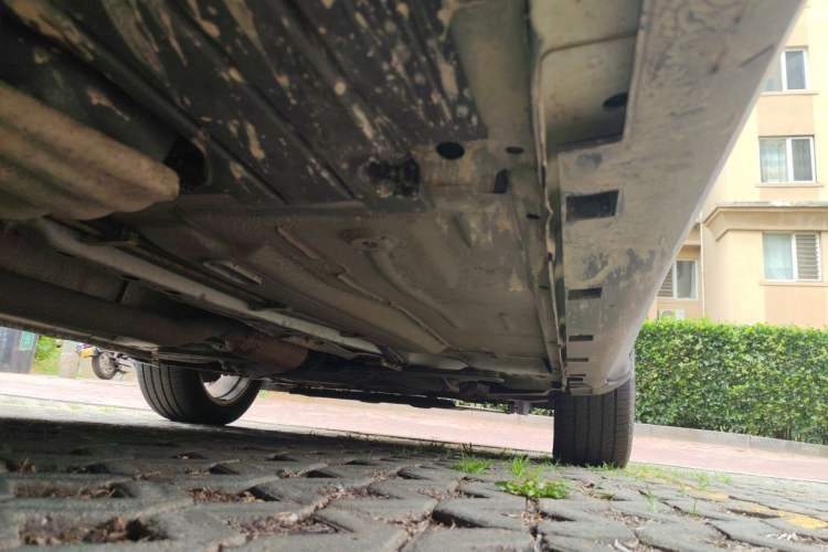 Used Ford Kuga 2013 1.6L GTDi Two-Wheel-Drive Trend Model Chassis Rear Right