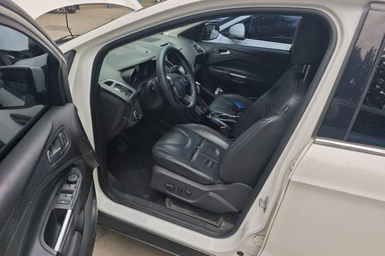 Used Ford Kuga 2013 2.0L GTDi Four-Wheel-Drive Sport Model Driver Seat