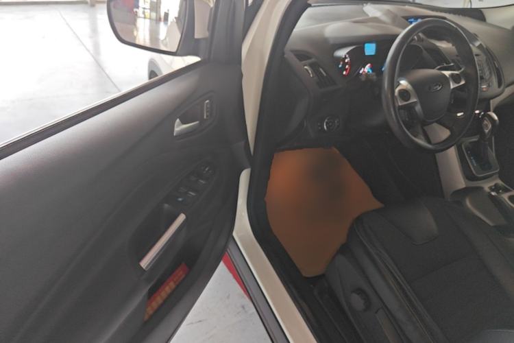 Used Ford Kuga 2013 1.6L GTDi Two-Wheel-Drive Comfort Model Driver Seat
