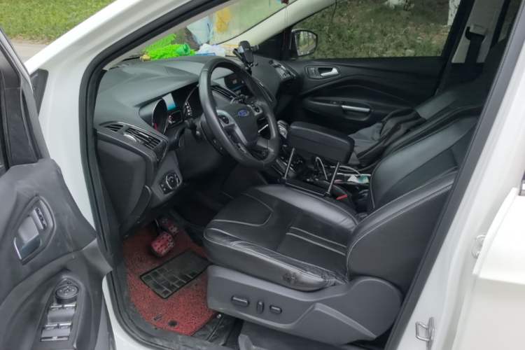 Used Ford Kuga 2013 2.0L GTDi Four-Wheel-Drive Sport Model Driver Seat