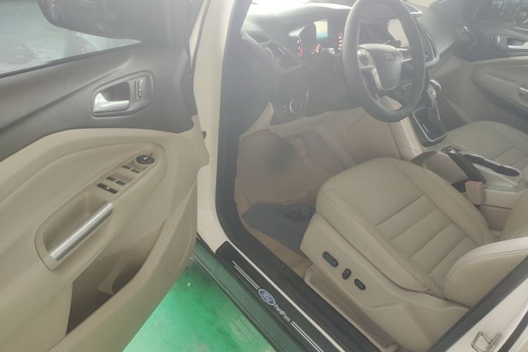 Used Ford Kuga 2013 2.0L GTDi Four-Wheel Drive Premium Model Driver Seat