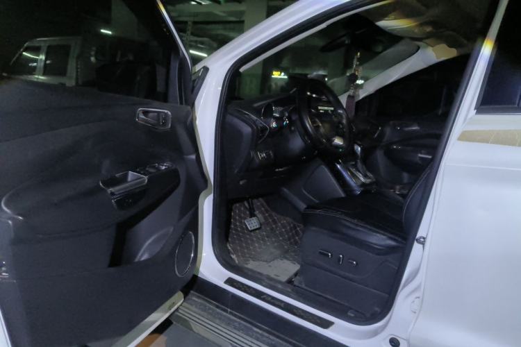 Used Ford Kuga 2013 2.0L GTDi Four-Wheel-Drive Sport Model Driver Seat